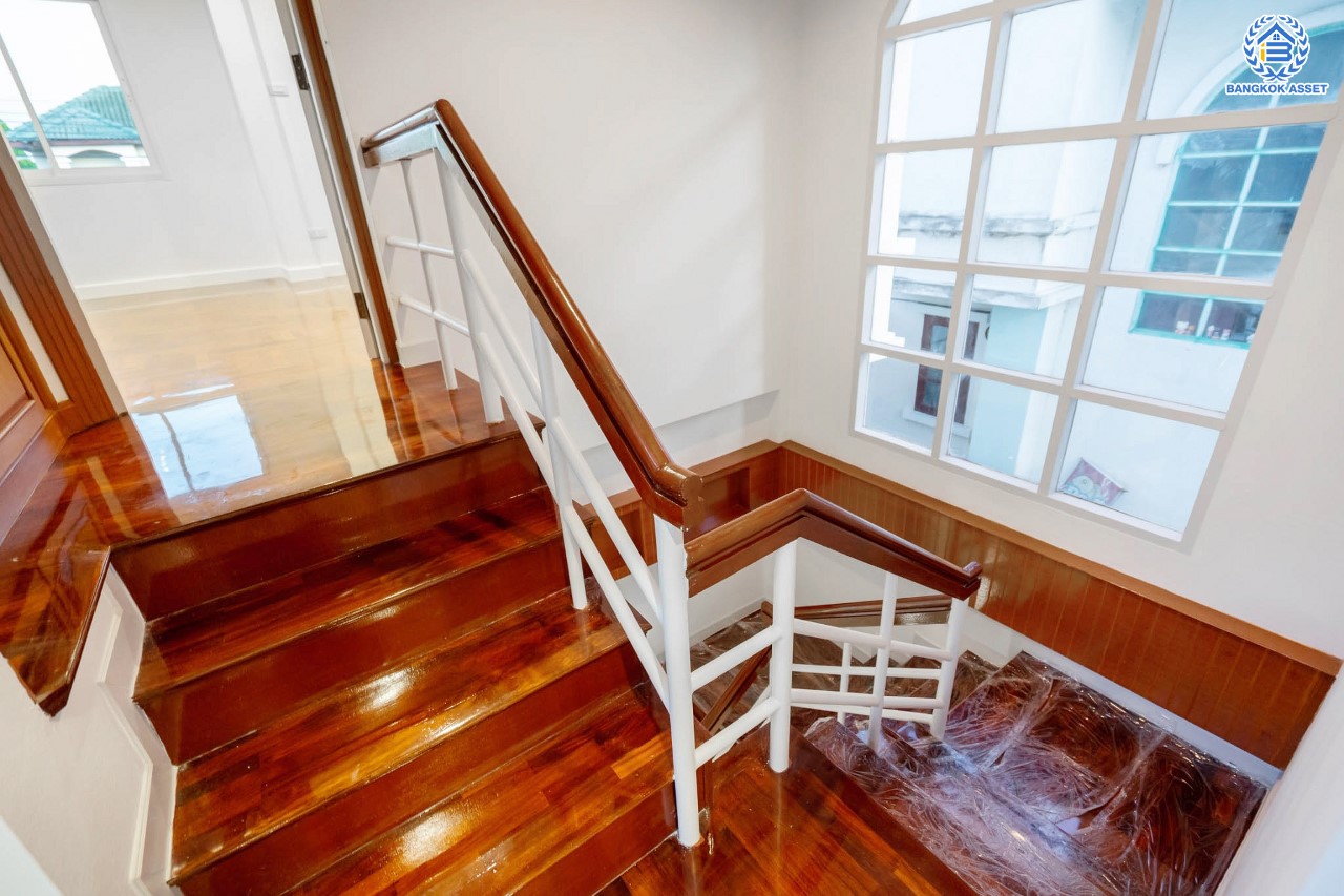 บ้านมือสองตกแต่งใหม่ ม.เศรณีวิลล่า บางใหญ่-กาญจนาภิเษก (บ้านกล้วย-ไทรน้อย) เนื้อที่ 50 ตร.ว. ฟังก์ชันพร้อม 3 ห้องนอน 3 ห้องน้ำ จอดรถได้ 2 คัน ตอบโจทย์ทุกการอยู่อาศัย บนทำเลคุณภาพ! เชื่อมต่อ ถ.กาญจนาภิเษก ใกล้เซ็นทรัลเวสต์เกต และ รถไฟฟ้า "สถานีคลองบางไผ่"...